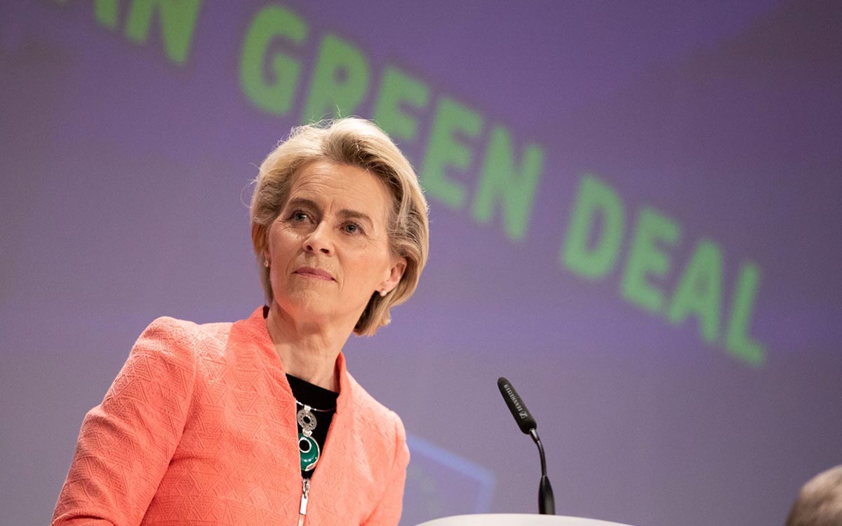 Unione Europa, è deciso: dal 2035 basta con le auto a benzina e diesel. E scoppia la rivolta…