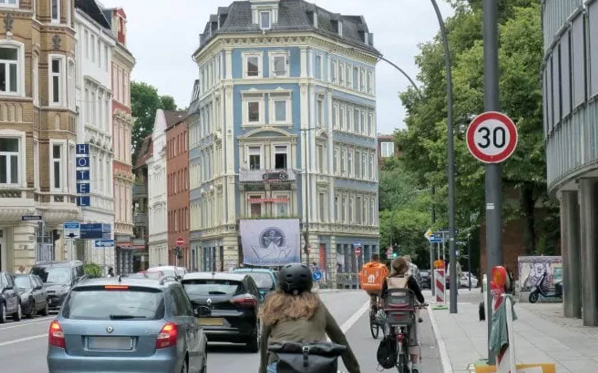 Limiti di velocità: ma questi sono fuori di testa! A Bologna vietato superare i 30 km/h!